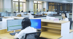 宣传车同步轮回播放《早点走慢慢开电交通平安