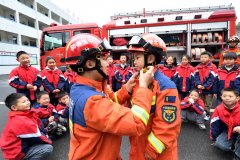 <b>活提高学生消防平安防备认识</b>